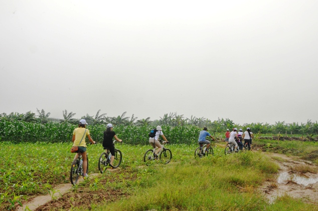 Cycling to Bat Trang Pottery Village