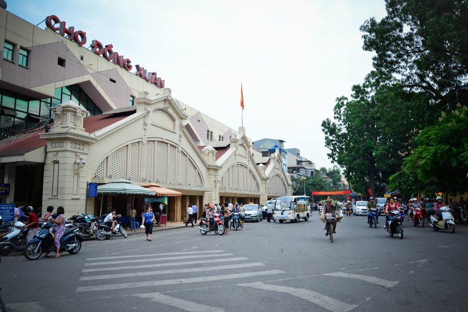 Dong Xuan Market